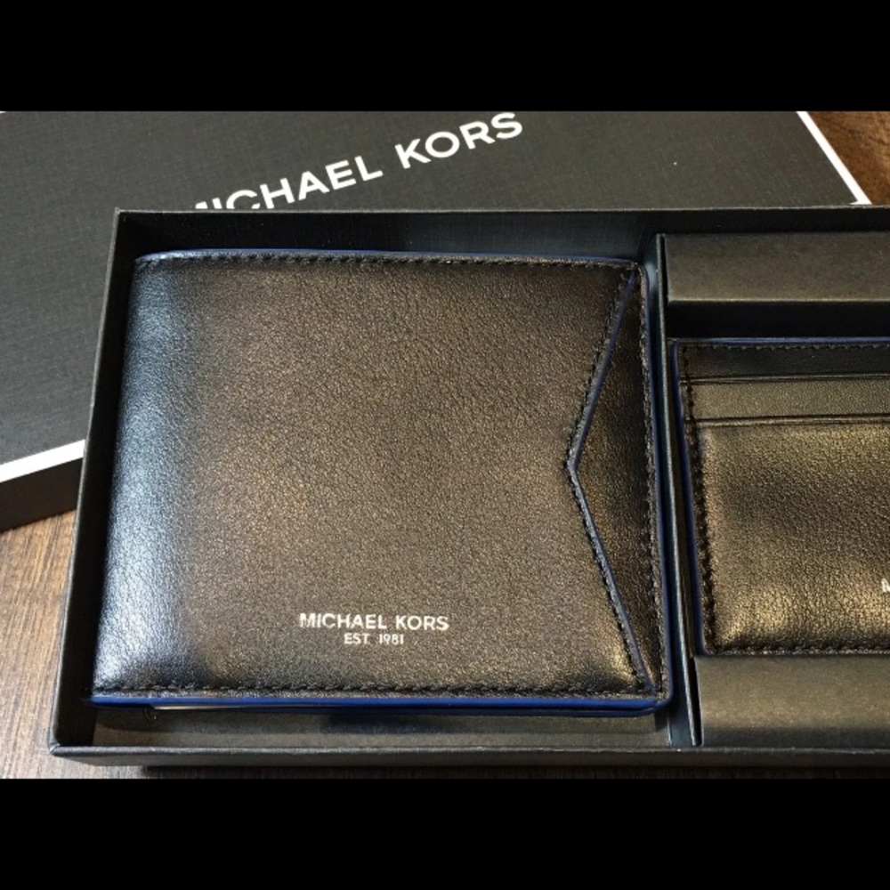 Michael Kors men’s wallet